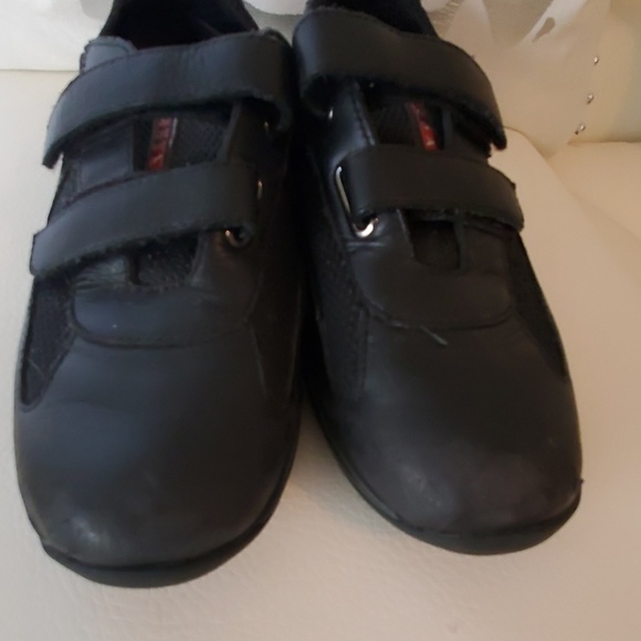 Prada - Picture 2 of 6